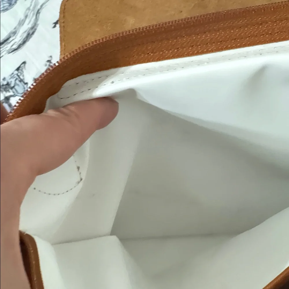 Longchamp Elegant Brown Tote Bag - Picture 6 of 8